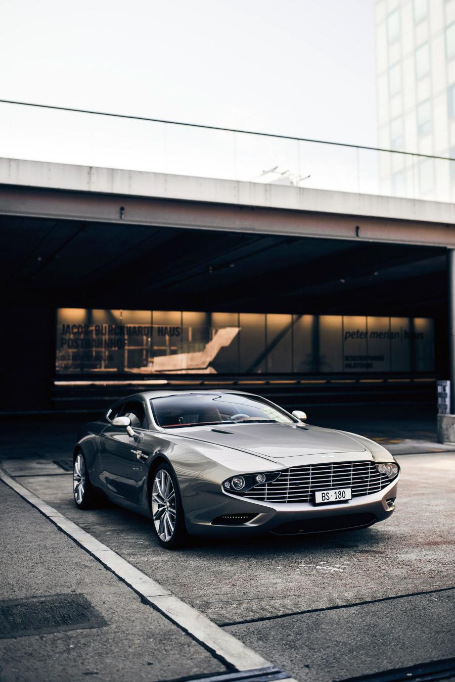  Aston Martin Virage Shooting Brake 2014 года  (фото 34 из 45)